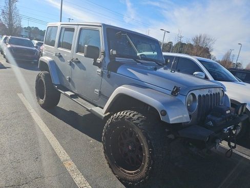 Used 2014 Jeep Wrangler Unlimited Sahara w/ Max Tow Package image 3