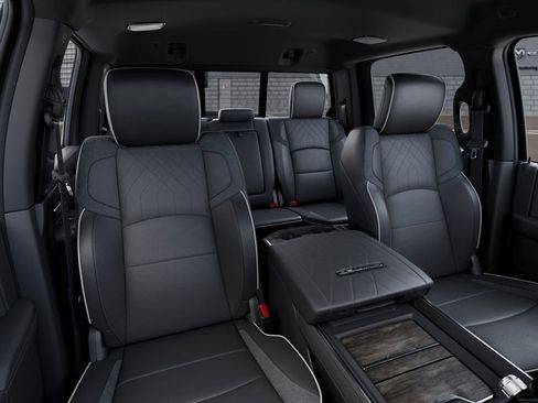 New 2025 RAM 3500 Limited AWD/4WD image 16