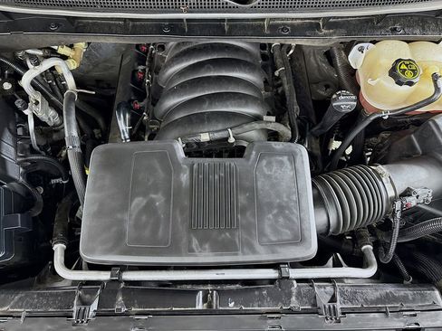 Used 2023 Chevrolet Tahoe Z71 w/ Luxury Package image 32