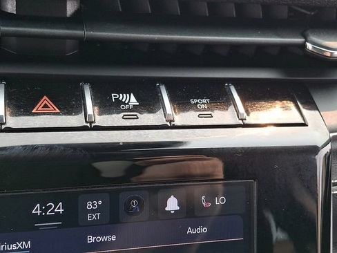 Used 2023 Jeep Grand Cherokee Laredo w/ Luxury Tech Group I AWD/4WD image 27