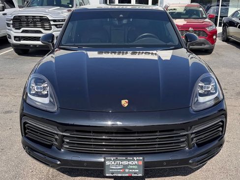 Used 2021 Porsche Cayenne Coupe AWD/4WD image 2