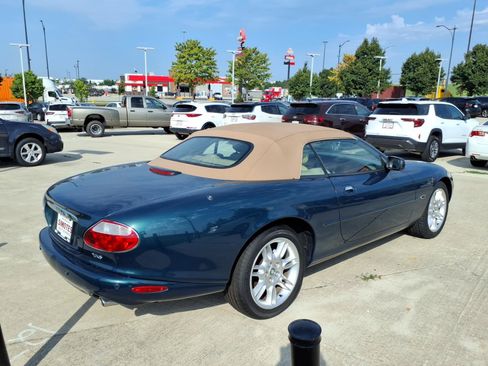 Used 2002 Jaguar XK8 Convertible RWD image 3