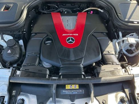 Used 2018 Mercedes-Benz GLC 43 AMG 4MATIC image 32