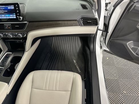 Used 2022 Honda Accord Touring image 33