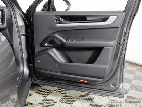 New 2026 Porsche Cayenne Coupe image 37