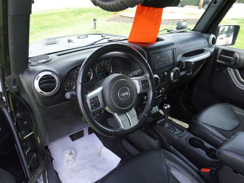 Used 2015 Jeep Wrangler Unlimited Sport AWD/4WD image 25