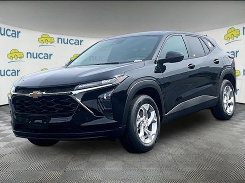 New 2026 Chevrolet Trax LS w/ LS Convenience Package FWD image 4