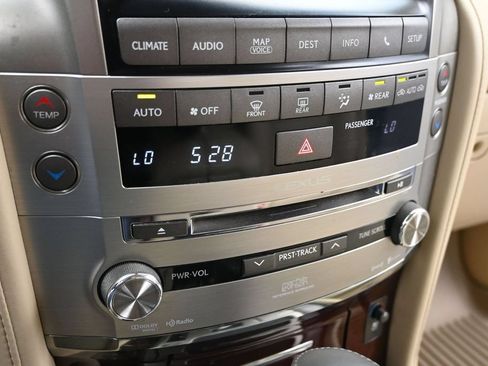 Used 2015 Lexus LX 570 4WD image 17