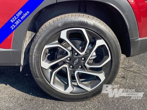 Used 2025 Chevrolet Trax RS w/ Driver Confidence Package FWD image 13