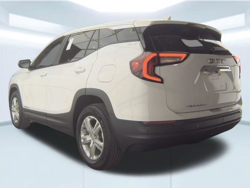 Used 2022 GMC Terrain SLE FWD image 4
