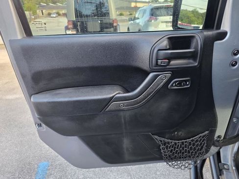 Used 2015 Jeep Wrangler Unlimited Sport AWD/4WD image 16