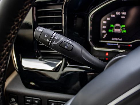 Used 2024 GMC Sierra 1500 SLT w/ SLT Premium Plus Package image 31