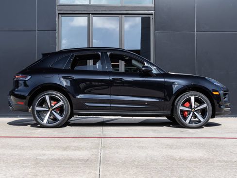 Certified 2026 Porsche Macan S AWD/4WD image 12