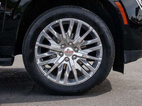 Used 2025 GMC Yukon XL Denali AWD/4WD image 13