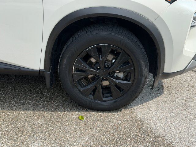 Used 2023 Nissan Rogue SV FWD image 8