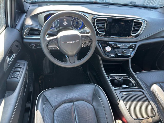 Used 2024 Chrysler Pacifica Limited w/ S Appearance Package FWD image 11