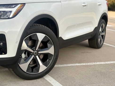 New 2026 Volvo XC40 B5 Plus w/ Protection Package Premier image 9
