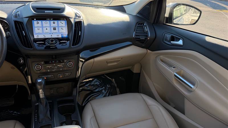 Used 2017 Ford Escape Titanium AWD/4WD image 19