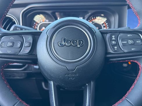 Used 2024 Jeep Gladiator Rubicon w/ Convenience Group image 24