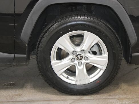 Used 2021 Toyota RAV4 XLE AWD/4WD image 45