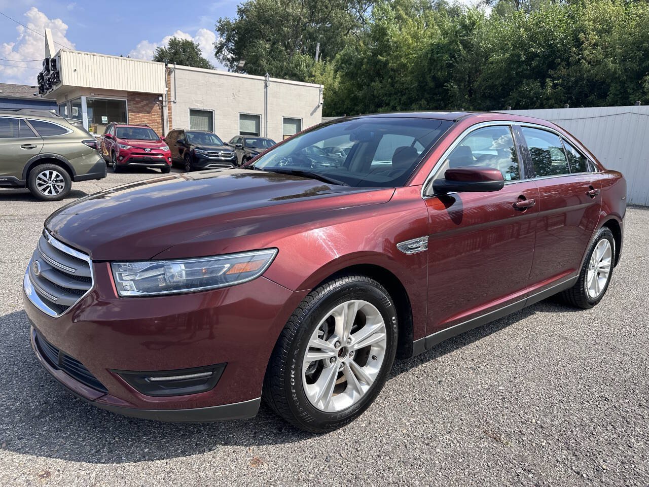 Used 2016 Ford Taurus SEL w/ Equipment Group 201A FWD image 3