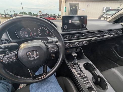 Used 2023 Honda Civic Sport image 19
