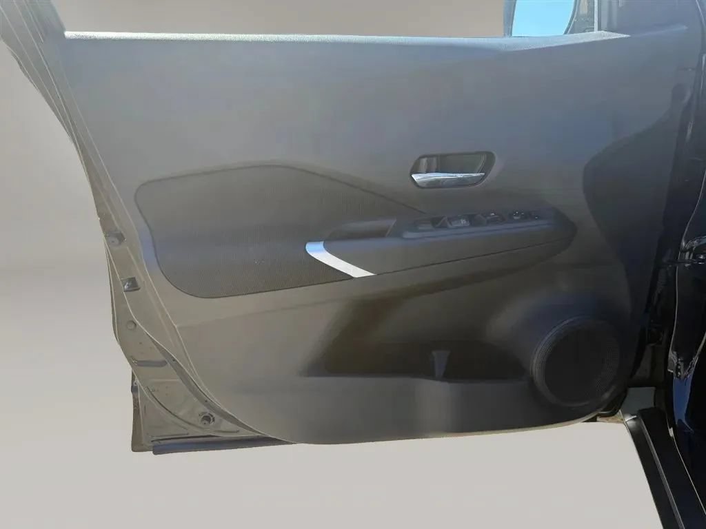 Used 2021 Nissan Kicks SV FWD image 22