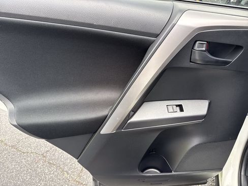 Used 2017 Toyota RAV4 LE FWD image 22