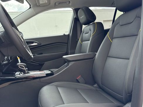 New 2026 Chevrolet Trax ACTIV w/ Sunroof Package FWD image 6
