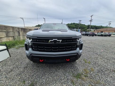 Used 2024 Chevrolet Silverado 1500 LT Trail Boss w/ LT Trail Boss Premium Package AWD/4WD image 2