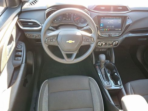 Used 2021 Chevrolet TrailBlazer LT w/ Convenience Package image 17