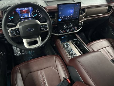 Used 2024 Ford Expedition Limited AWD/4WD image 12