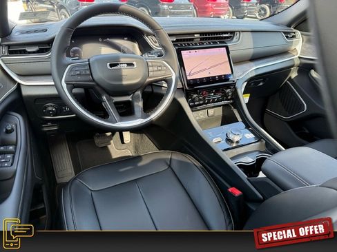 New 2025 Jeep Grand Cherokee Limited image 6