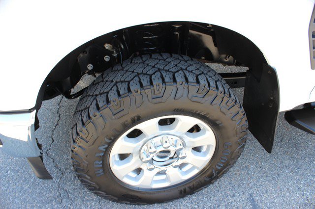 Used 2024 Ford F350 XLT w/ FX4 Off-Road Package AWD/4WD image 3