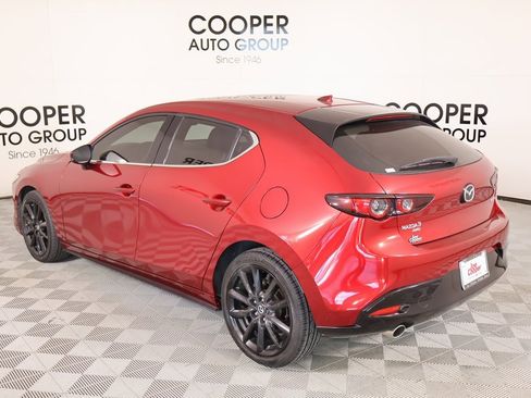 Used 2020 MAZDA MAZDA3 Premium image 23