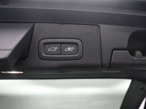 Used 2025 Volvo XC60 B5 Plus w/ Protection Package Premier image 29