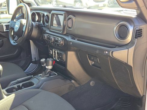 Used 2022 Jeep Gladiator Sport AWD/4WD image 28