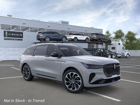 New 2026 Lincoln Nautilus Reserve image 7