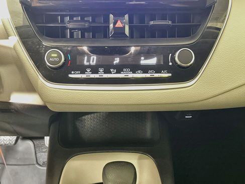 Certified 2025 Toyota Corolla LE FWD image 22