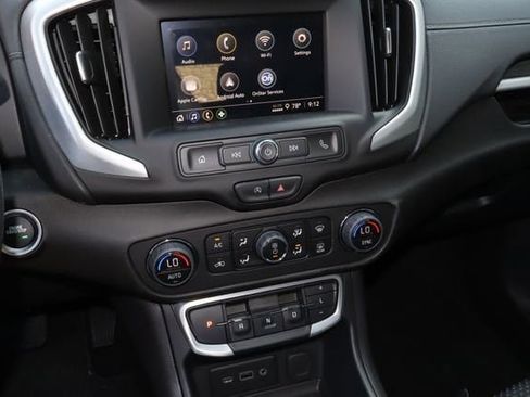 Used 2024 GMC Terrain SLE w/ Driver Convenience Package FWD image 6