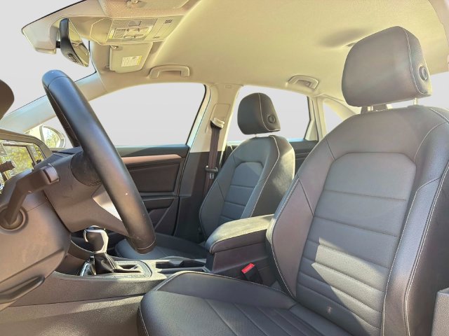 Certified 2023 Volkswagen Jetta SE FWD image 18