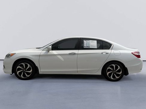 Used 2017 Honda Accord EX image 6