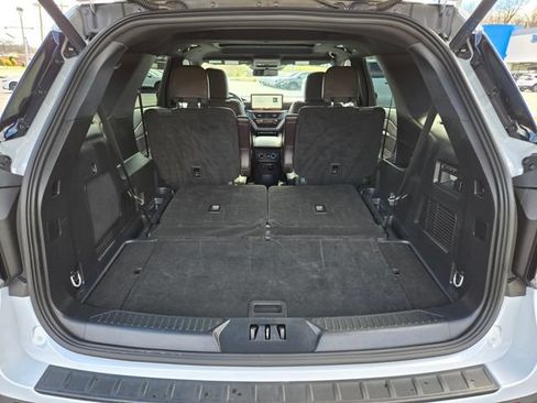Used 2025 Ford Explorer Platinum w/ LUX Leather Package AWD/4WD image 18