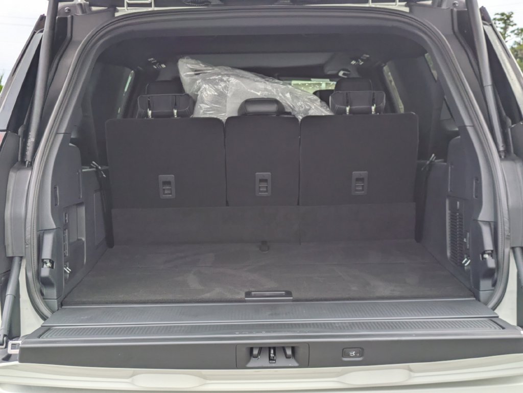New 2027 Ford Expedition Max Platinum w/ Stealth Appearance Package RWD image 13