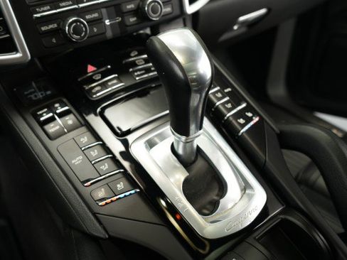 Used 2016 Porsche Cayenne image 45