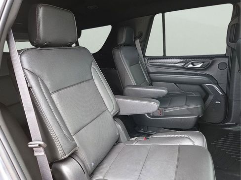 Used 2022 GMC Yukon Denali RWD image 9