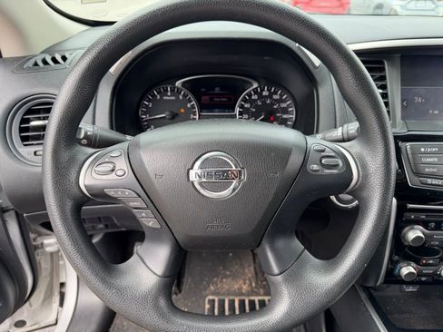 Used 2019 Nissan Pathfinder S image 25