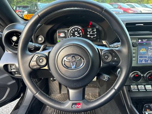 Used 2023 Toyota GR86 Premium RWD image 11