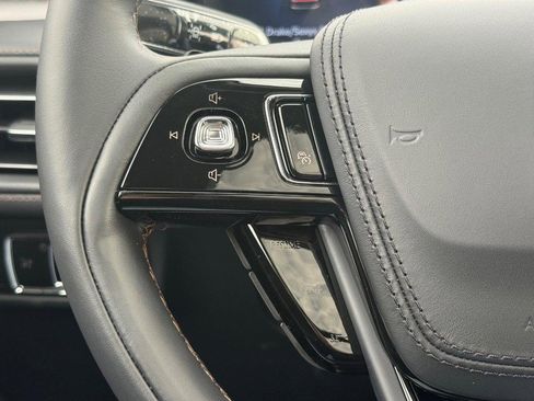 New 2026 Lincoln Aviator AWD image 10