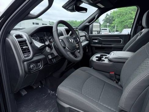 New 2026 RAM 2500 Big Horn AWD/4WD image 16
